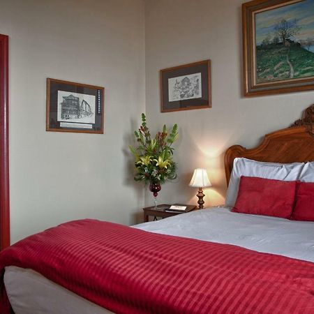 Mile High Inn Джером Екстериор снимка